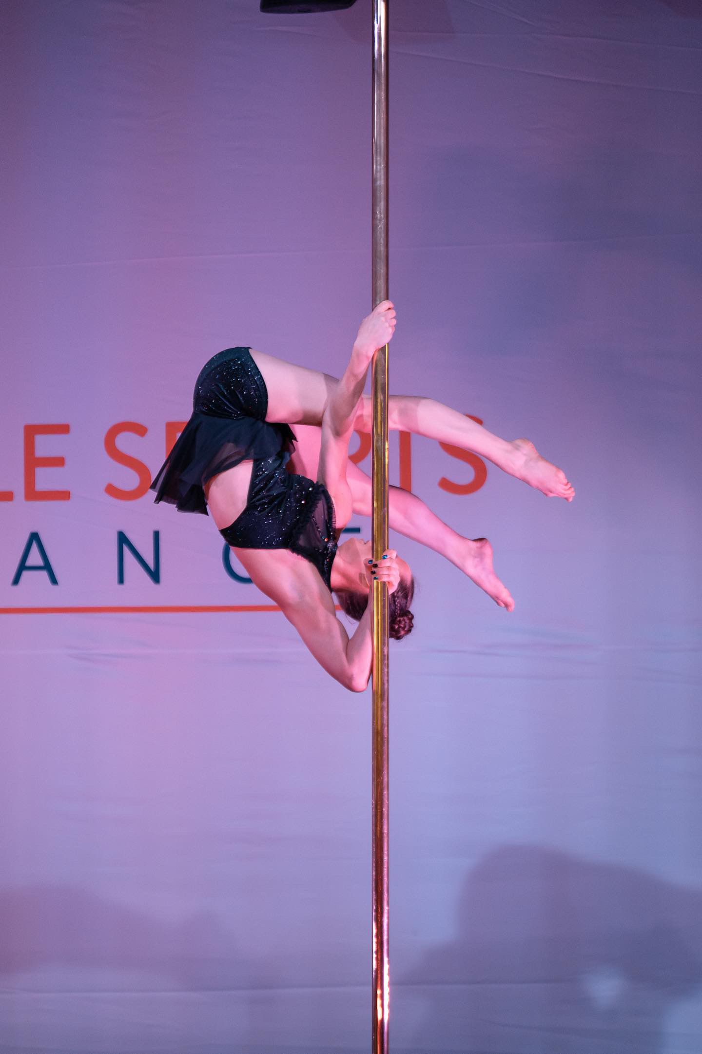 You are currently viewing Reporté au 25 février 2024 : Workshops avec Ophélie Scrève – prof et championne de pole dance